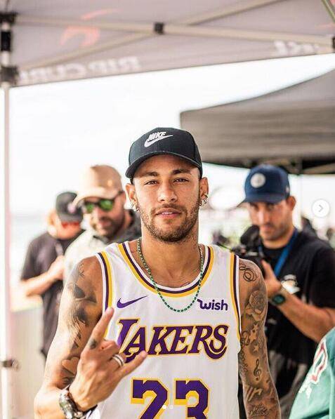 的是男